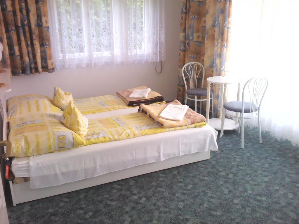 Napfeny Apartment Keszthely Zimmer foto