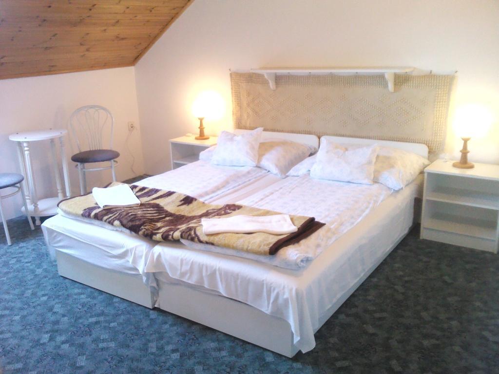 Napfeny Apartment Keszthely Zimmer foto